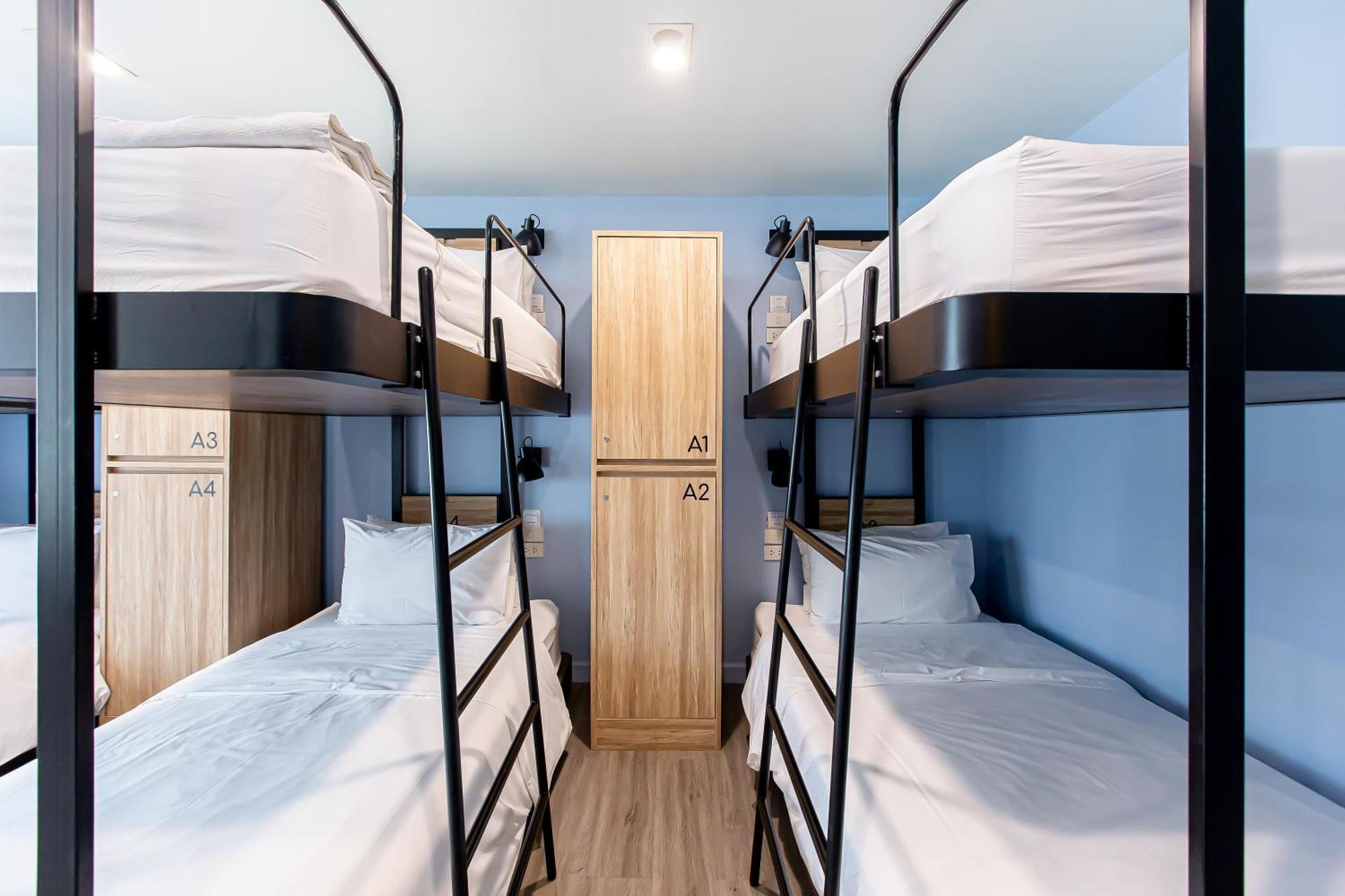 Simply Sleep Hostel Bangkok Esterno foto