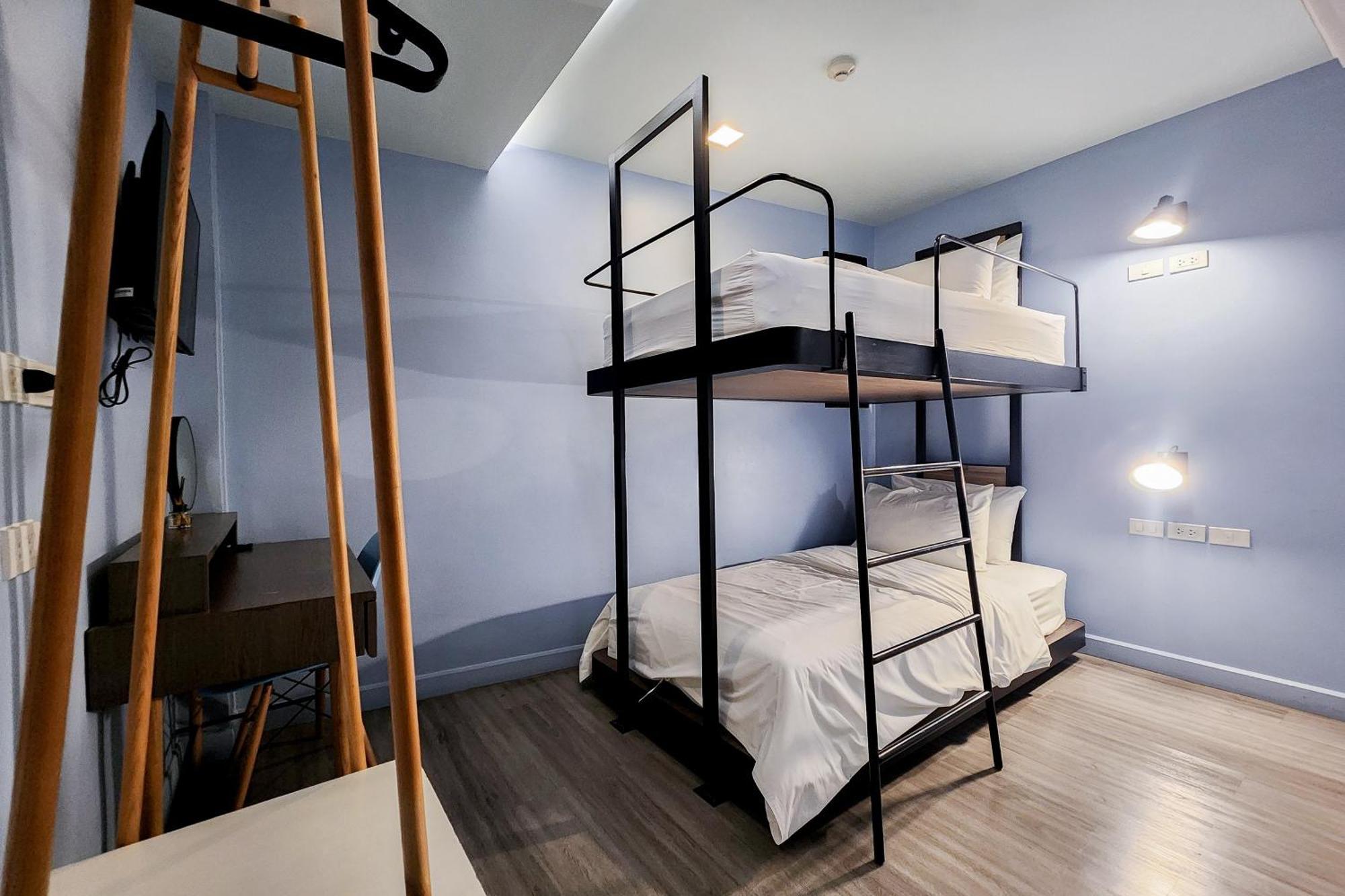 Simply Sleep Hostel Bangkok Esterno foto
