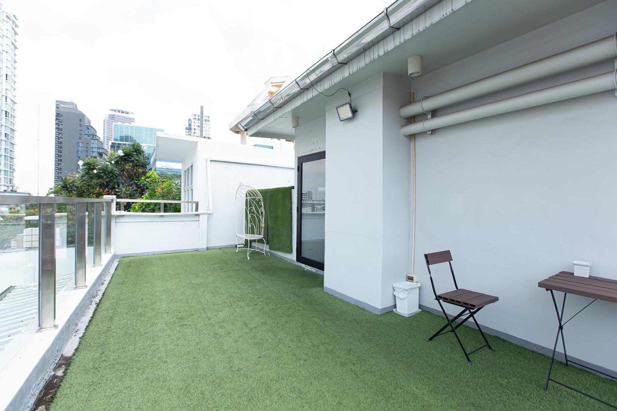 Simply Sleep Hostel Bangkok Esterno foto