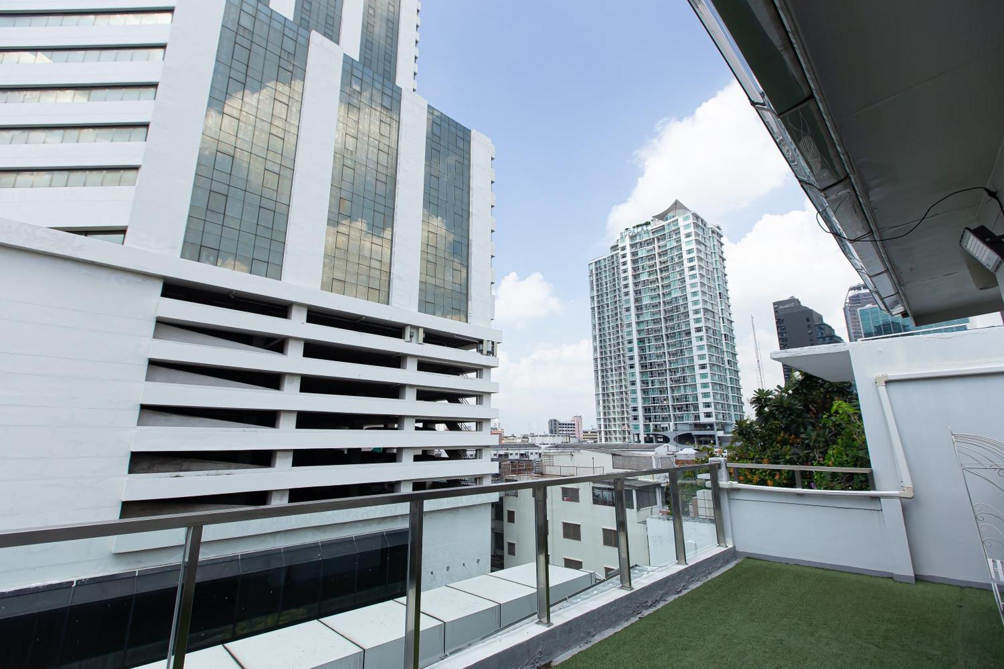 Simply Sleep Hostel Bangkok Esterno foto