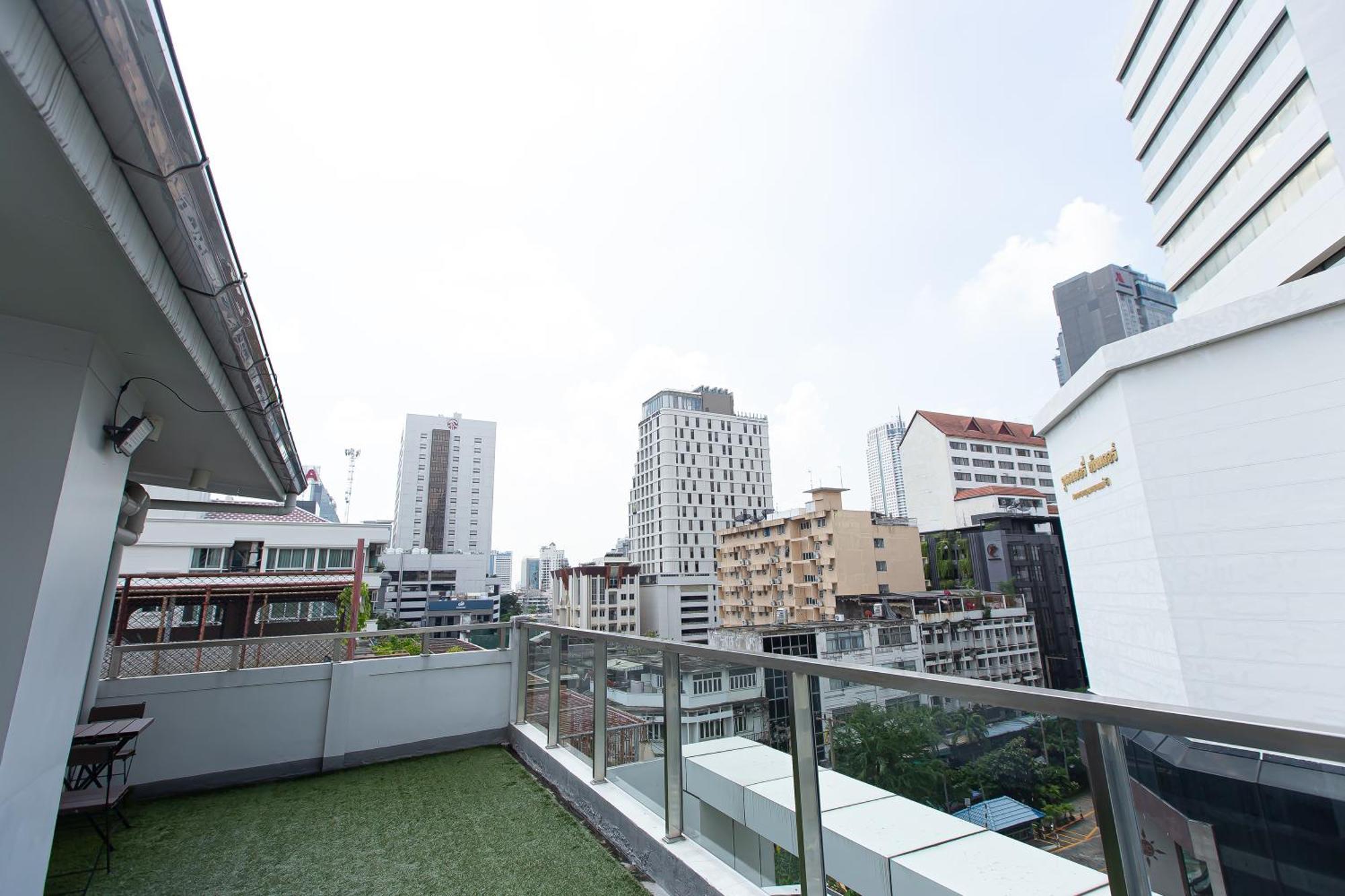 Simply Sleep Hostel Bangkok Esterno foto