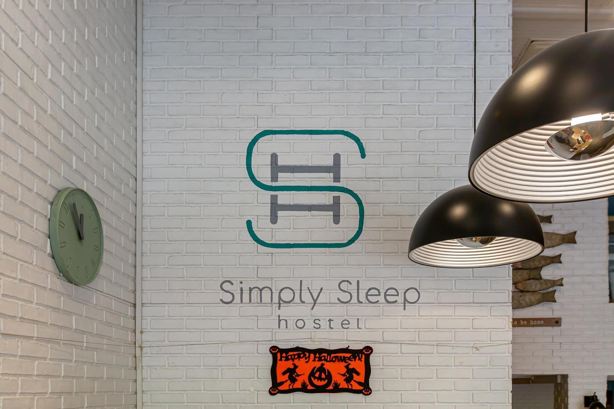 Simply Sleep Hostel Bangkok Esterno foto